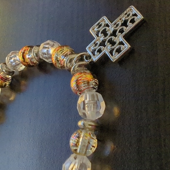 Clear and Orange Cross Stretch bracelet - Picture 3 of 6